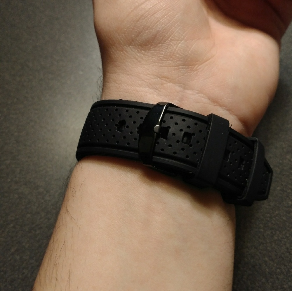 Large Rugged Metal Men's Watch - Picture 3 of 4